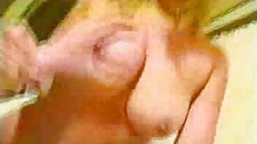 මමී වෙතින් ශිෂ්‍ය නායක ලෝරන් ෆිලිප්ස් සමඟින් ටිට්ජොබ් චිත්‍රපටය හොඳම පිඹිනවා