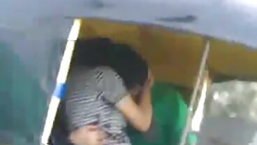 අද රාත්‍රියේ පෙම්වතිය වෙතින් අලංකාර ලෙක්සි ලෝර් සමඟ ඇඳ අසභ්‍ය දර්ශන තුළ