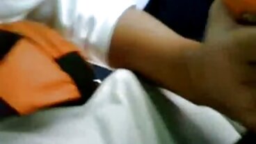 Bang වෙතින් ලස්සන ලිලී ඇඩම්ස් සමඟ ඇඳ ලිංගිකව හැසිරීමේදී!