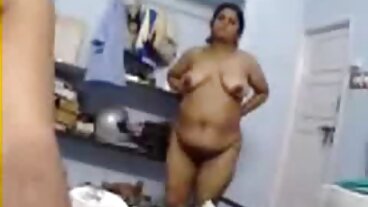 Casting Couch X වෙතින් නියම Liz Jordan සමග Handjob කාමුක දර්ශන