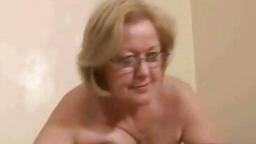 Smut Puppet වෙතින් ආකර්ශනීය මිස් Nimpho සමඟ වාචික දර්ශනය