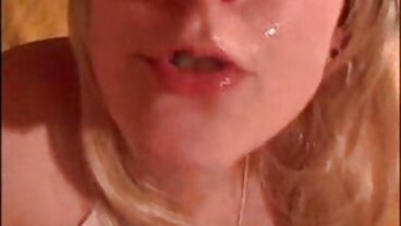 Bang Bros වෙතින් ලස්සන Paisley පිටුව සහිත දිගු කෙස් දර්ශනය