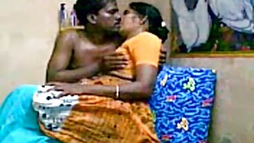 POVD වෙතින් ලස්සන Naomi Swann සමඟ කුඩා ටිට්ස් චිත්‍රපටය