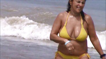 Bang Bros වෙතින් අං නටාලියා රැජින සමඟ ඩොගී ස්ටයිල් ලිංගිකත්වය