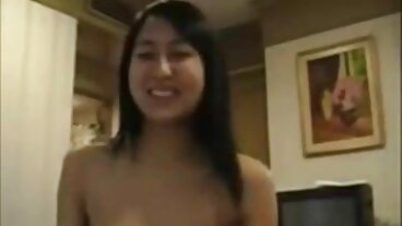 Evil Angel වෙතින් උණුසුම් Gia Derza සහ Paige Owens සමඟ ස්වයං වින්දනයේ ඉස්කුරුප්පු ඇණ